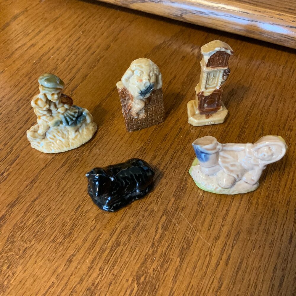 VINTAGE WADE FIGURINES from RED ROSE TEA - LOT OF 5 - NURSERY RHYMES